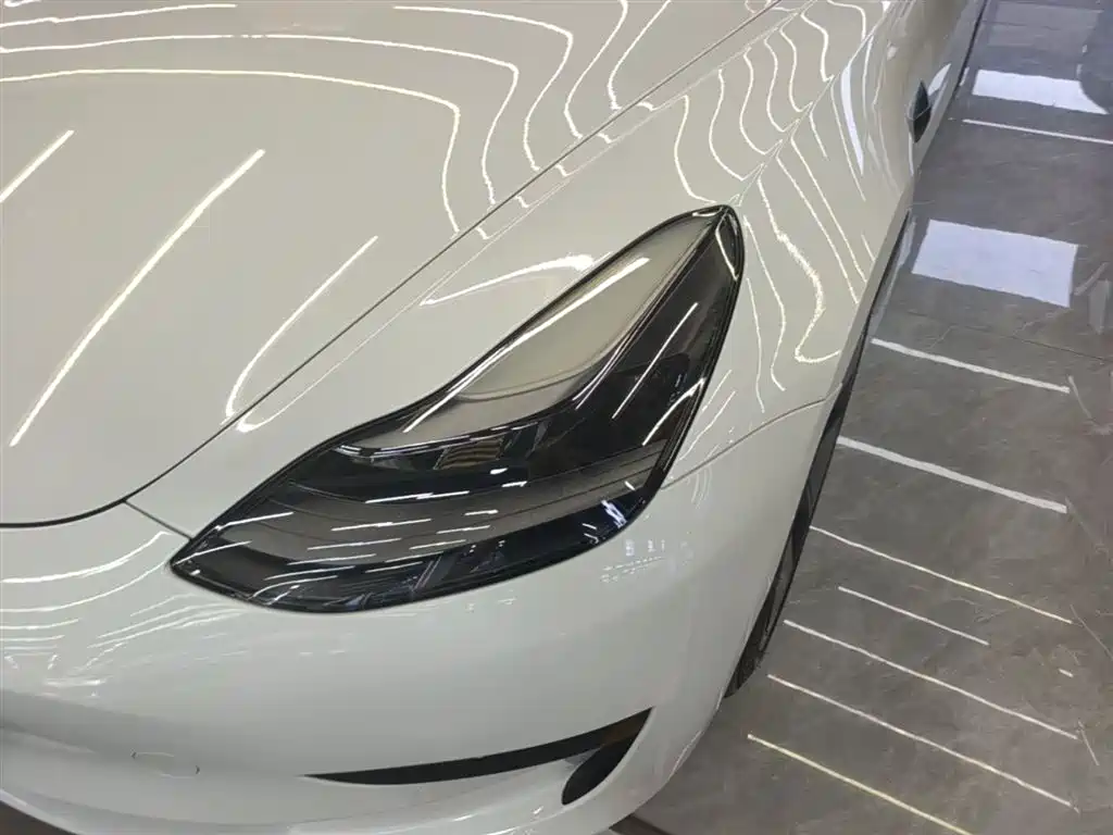 Фото 24 - Tesla Model 3