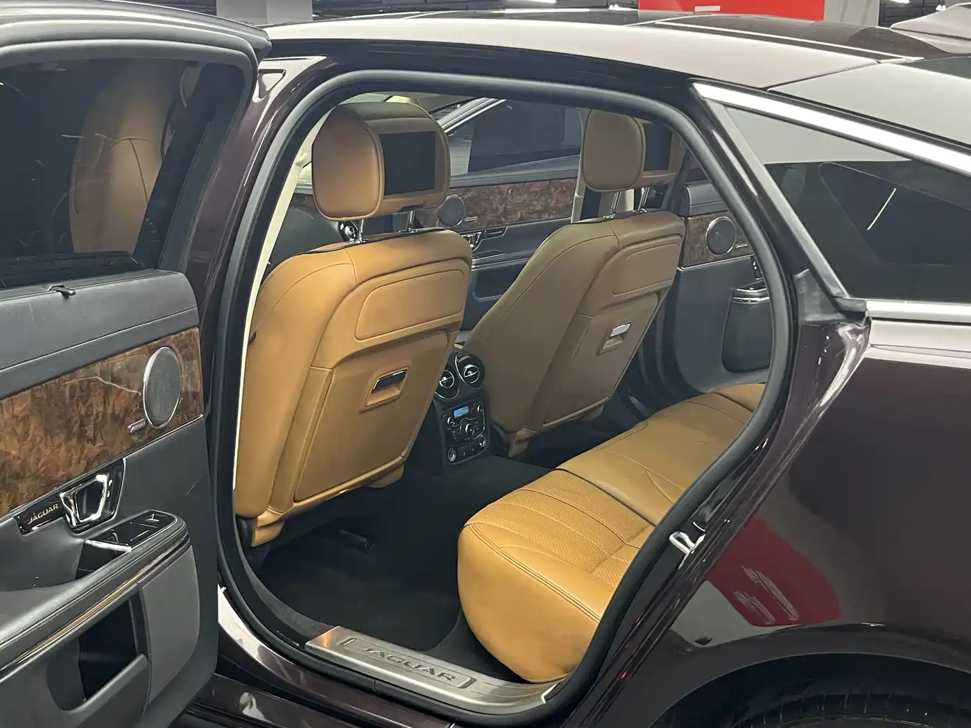 Jaguar XJ 2015 XJL 3.0 SC AWD Panorama Business фото 22
