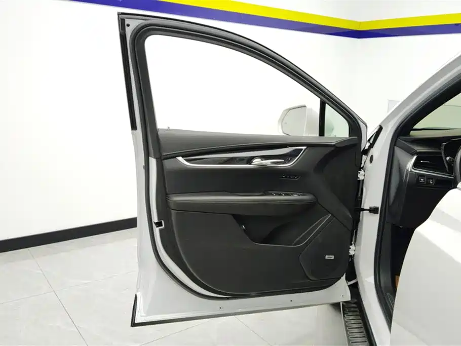 Cadillac XT5 2022 2.0T 2WD Luxury фото 7