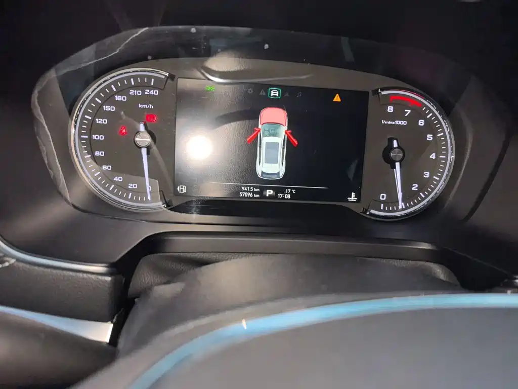 Фото 7 - Roewe RX5