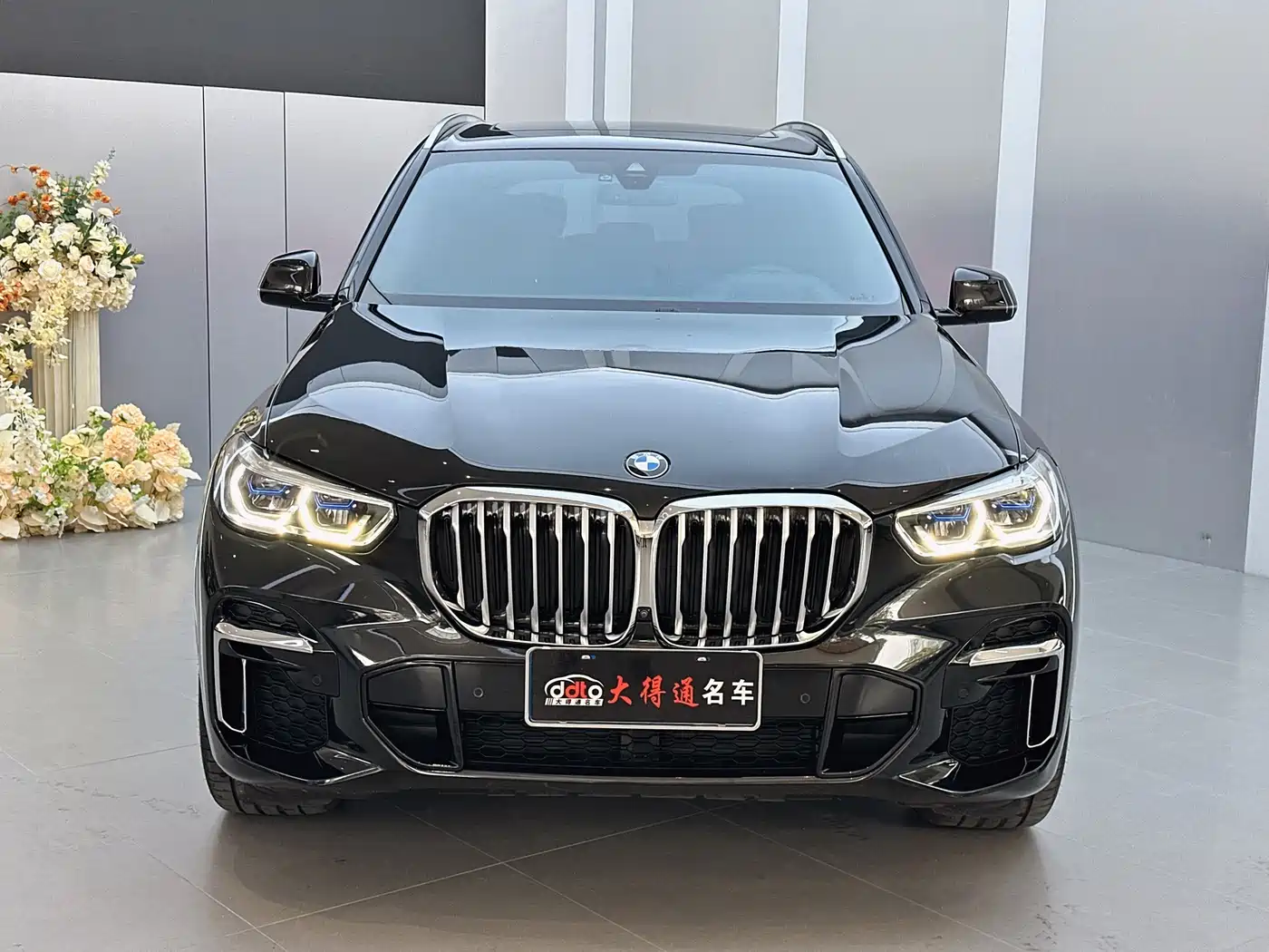 BMW X5 2022 Model xDrive 40Li M Sport Package фото 2