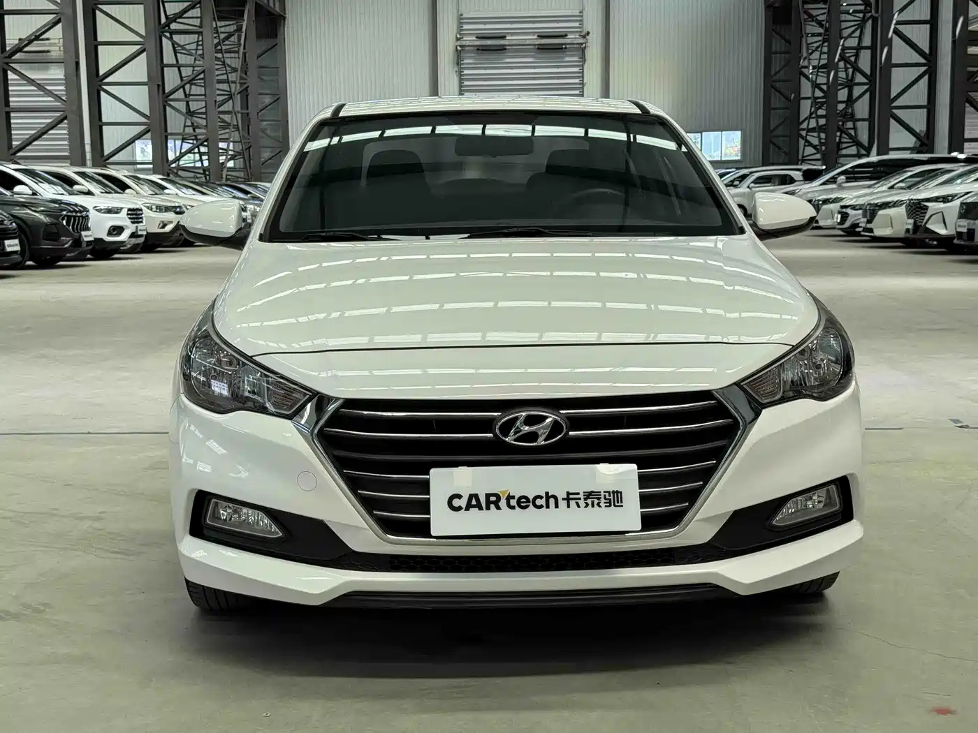 Hyundai Verna 2016 1.4L Automatic Cool Edition GLS фото 2