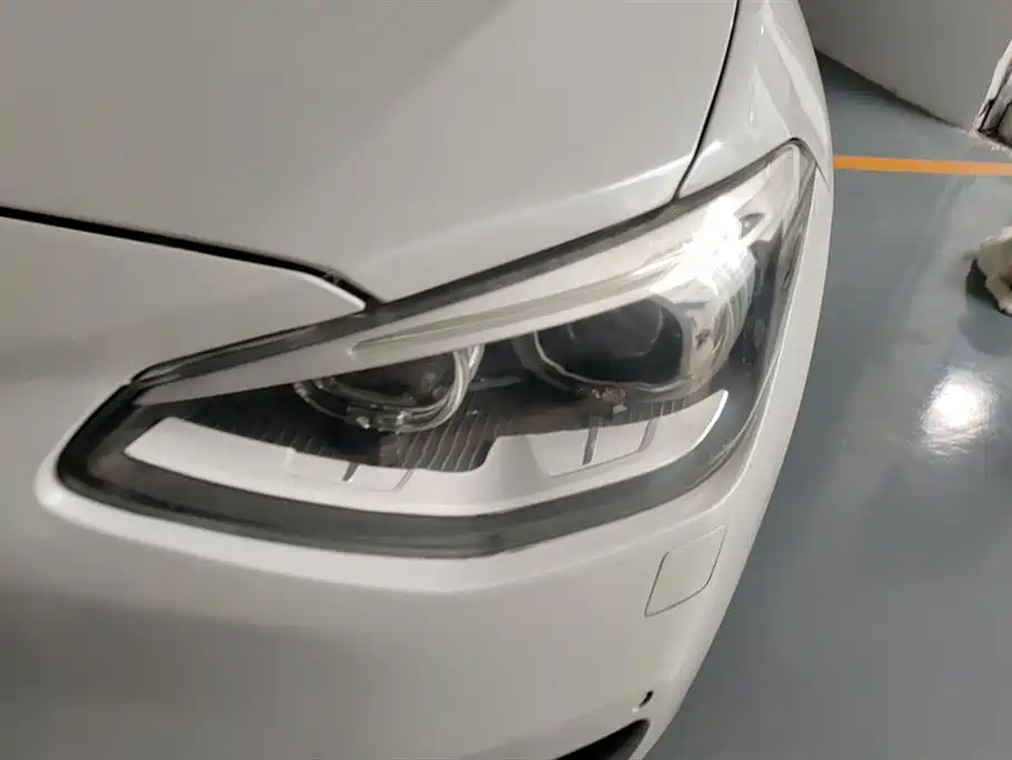 BMW 1 Series (Import) 2013 Facelift 118i Sport Model фото 5