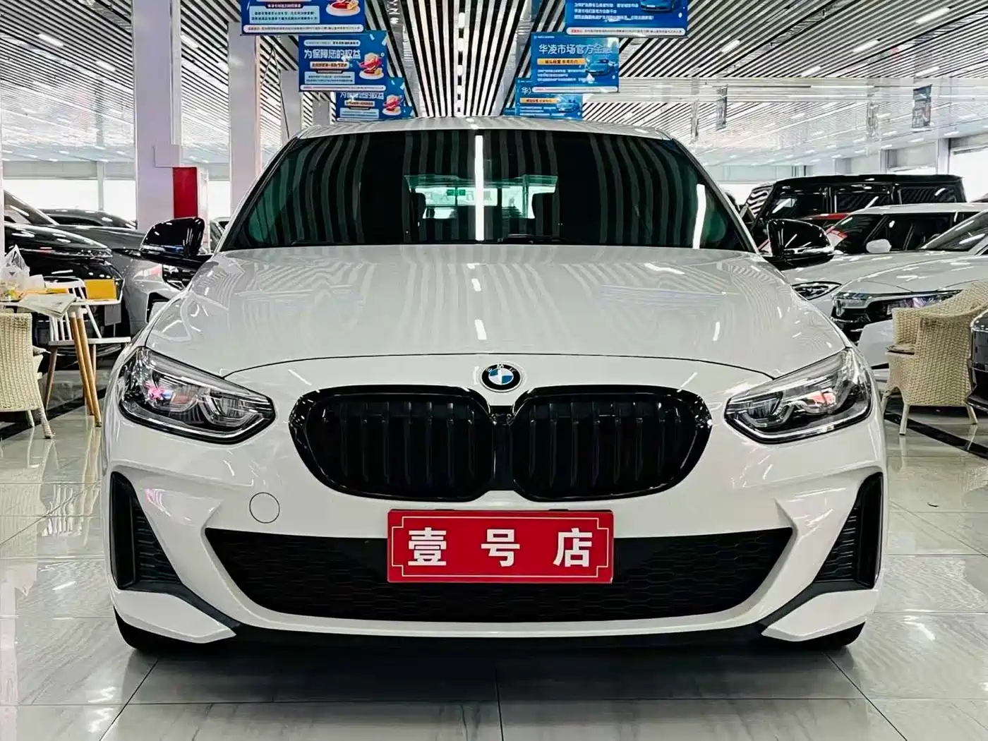 BMW 1 Series 2022 120i M Sport Shadow Edition фото 2