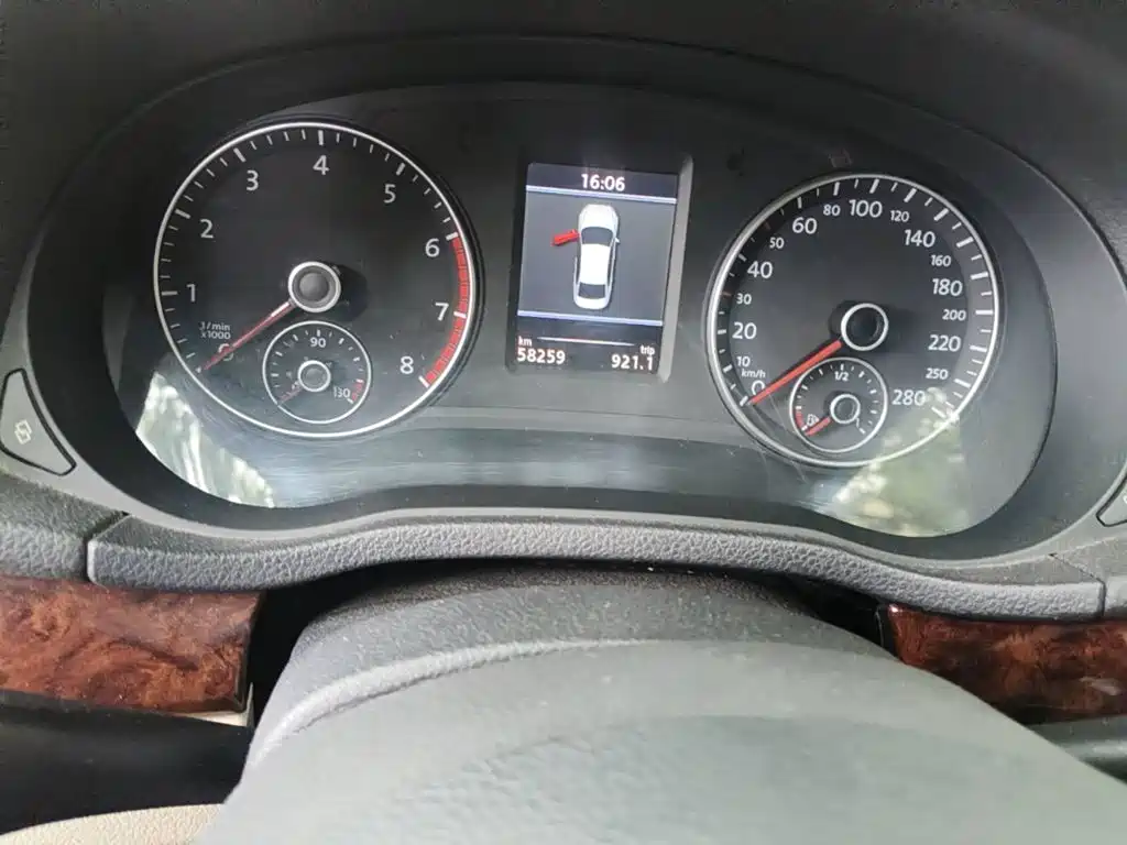 Volkswagen Passat 2011 2011 1.8TSI DSG Royal Edition