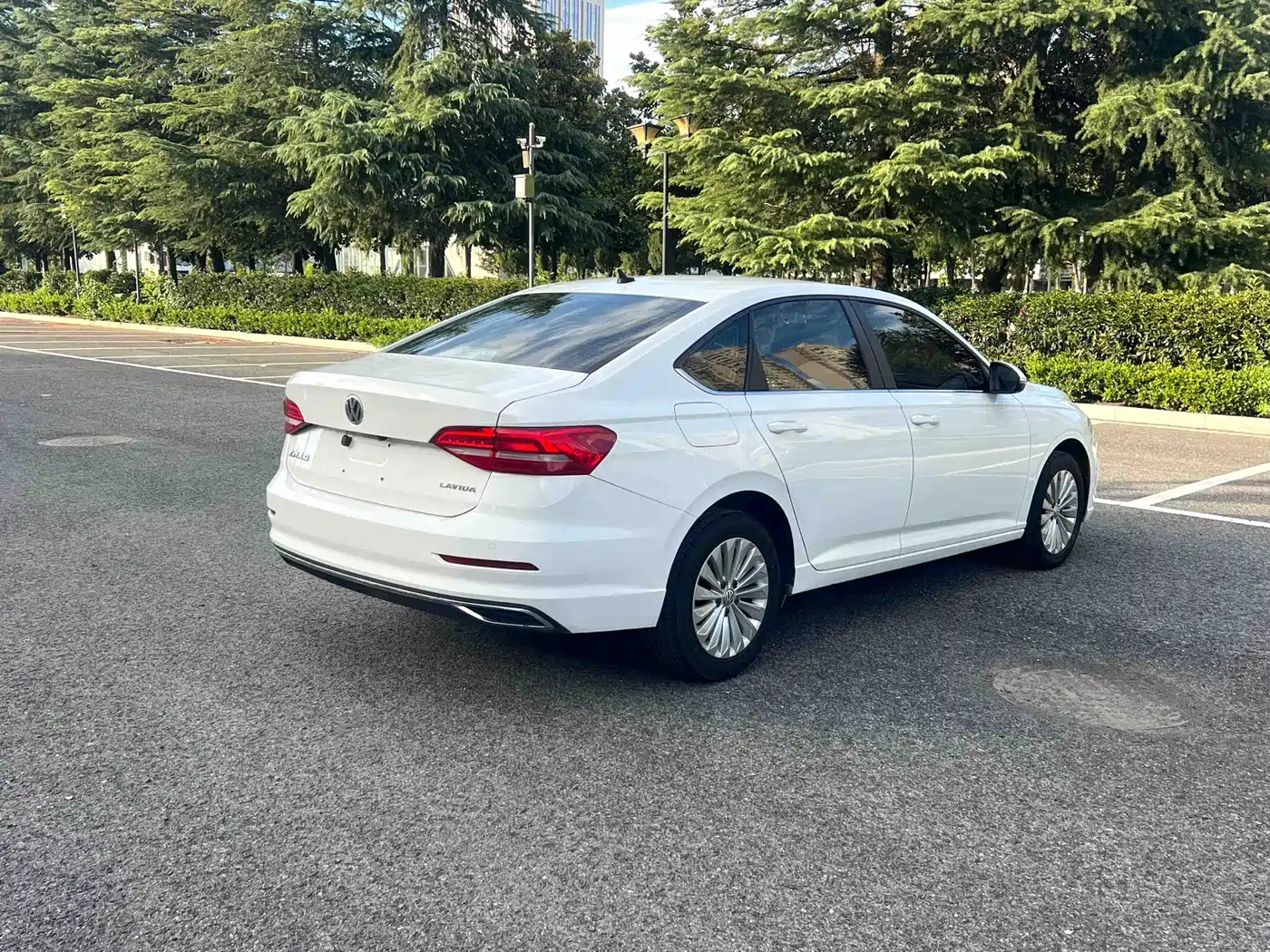 Volkswagen Lavida 2019 1.5L Automatic Comfort Edition China VI фото 3