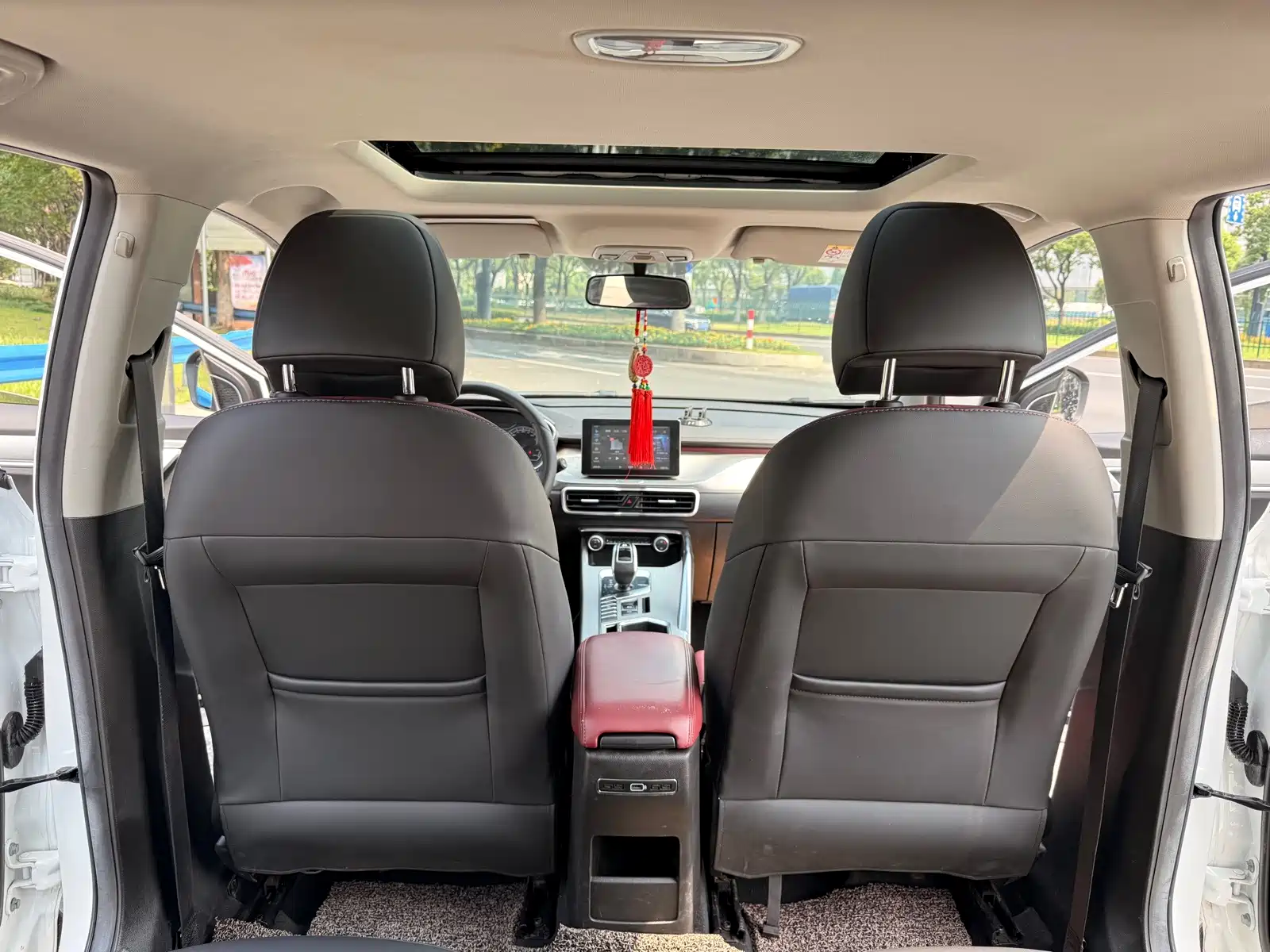 Photo 13 - Geely Coolray