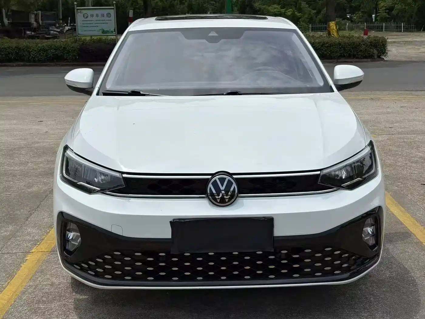 Volkswagen Lavida 2024 Model 1.5L Automatic Delight Edition фото 2