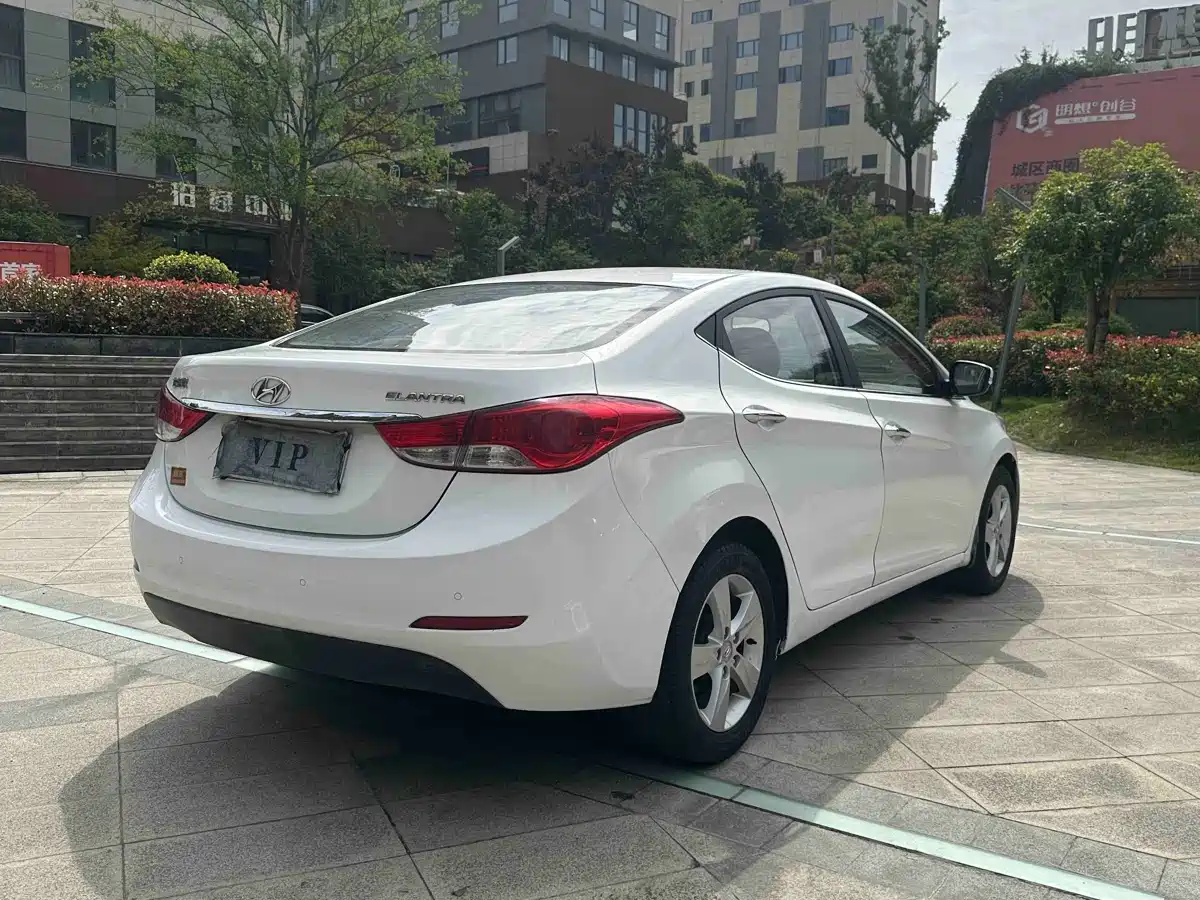 Hyundai Langdong 2013 1.6L Automatic Leading фото 6