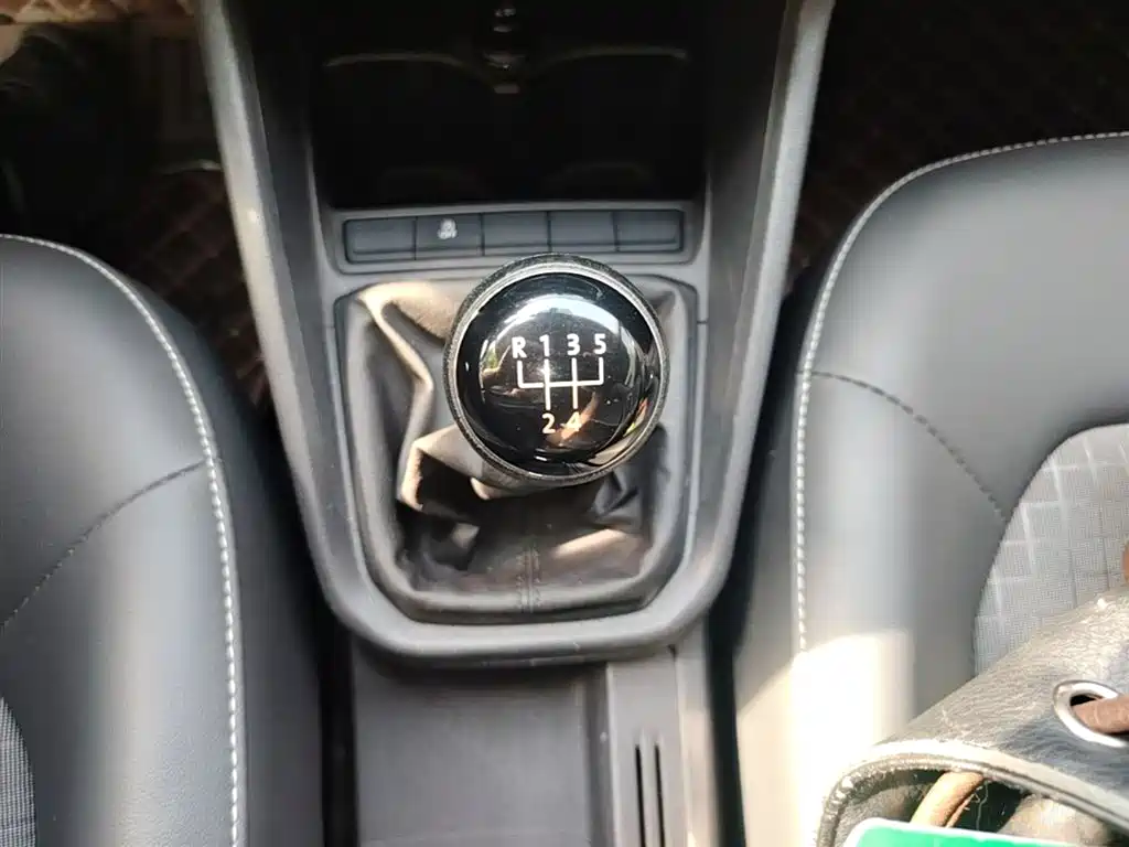 Volkswagen Santana 2018 1.5L Manual Comfort Edition фото 14