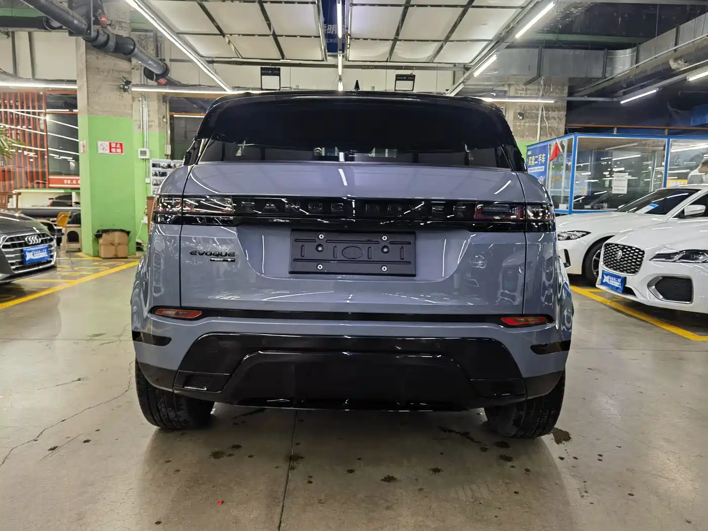 Land Rover Range Rover Evoque 2020 Model 249PS R-DYNAMIC S Gloss Black Sport Edition фото 5