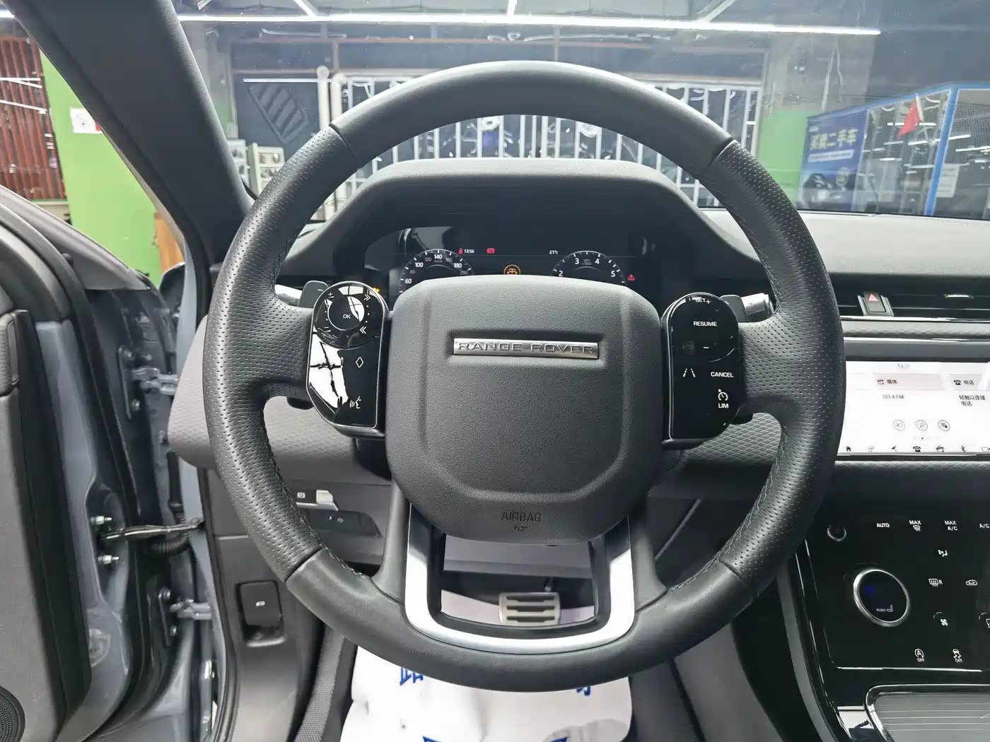 Land Rover Range Rover Evoque 2020 Model 249PS R-DYNAMIC S Gloss Black Sport Edition фото 10