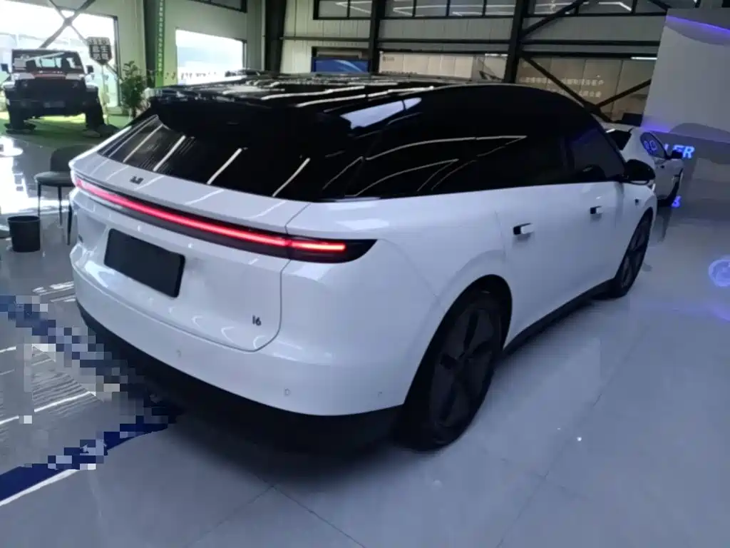 Li Auto i6 2026 2025 2WD Base Model