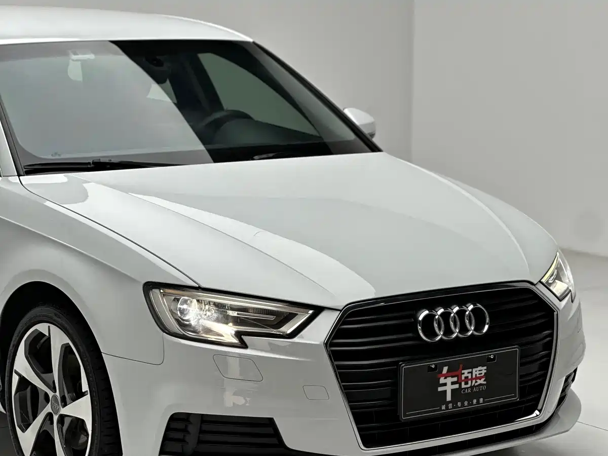Audi A3 2018 30th Anniversary Sportback 35 TFSI Progressive фото 11