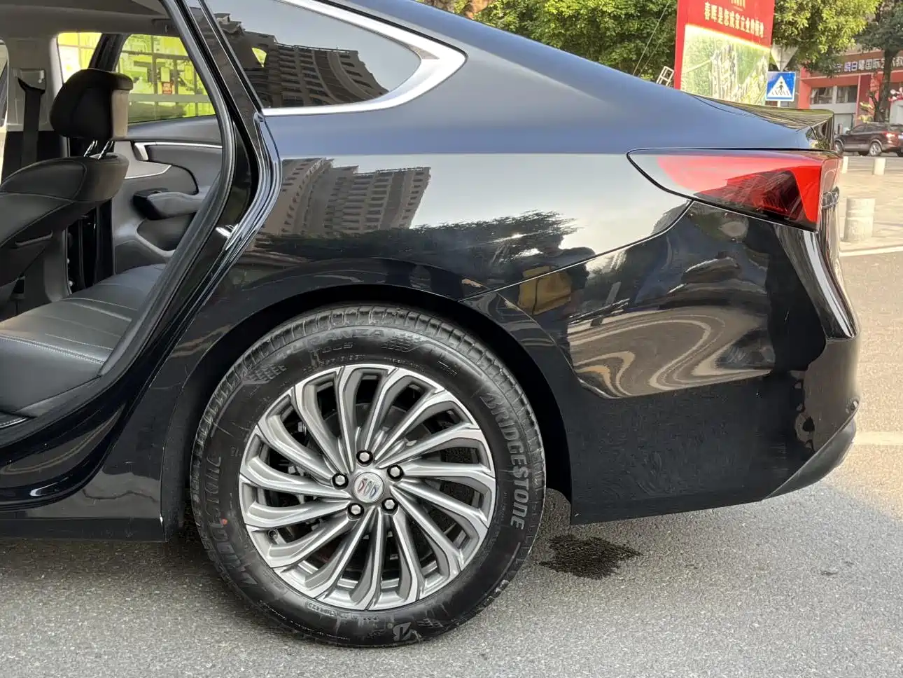 Buick LaCrosse 2023 28T Premium Edition фото 29