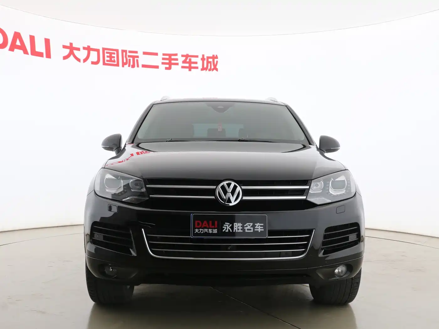 Volkswagen Touareg 2011 3.0TSI Luxury фото 2