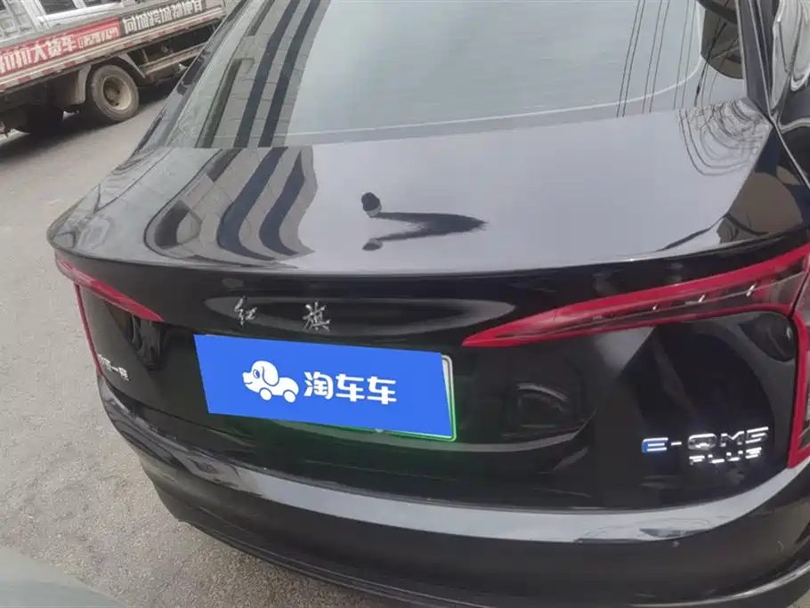 Hongqi HONGQI E QM5
