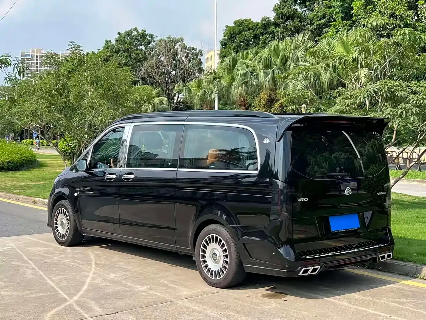 Mercedes-Benz Vito 2024 2.0T Business 7-Seater фото 3