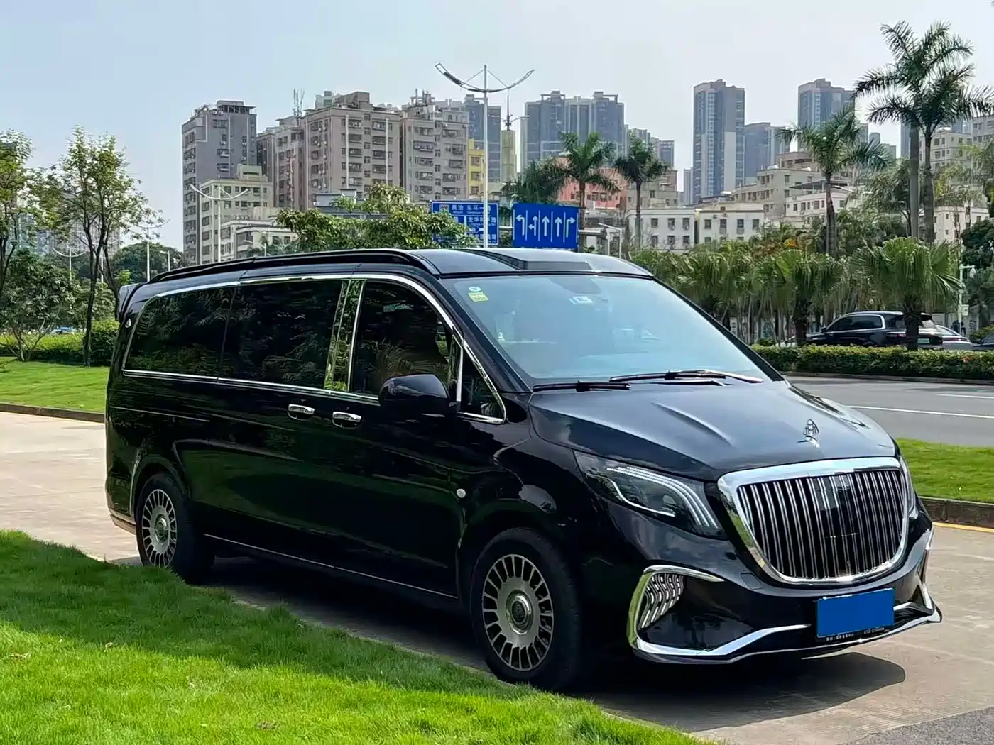 Mercedes-Benz Vito 2024 2.0T Business 7-Seater фото 2