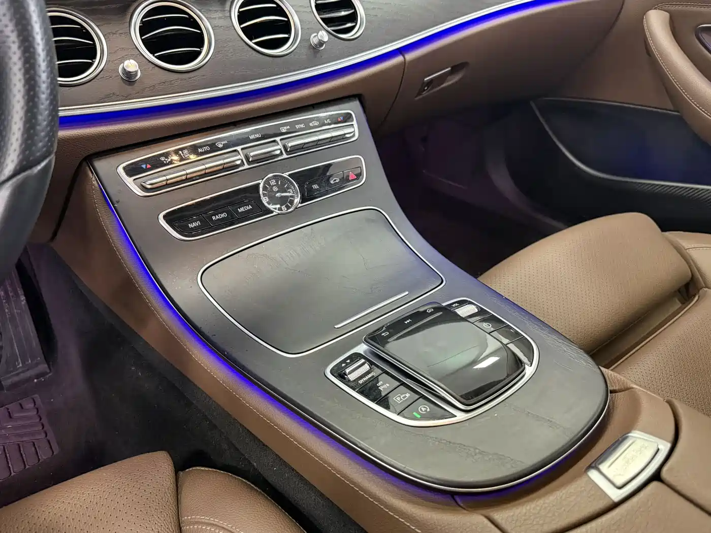 Mercedes-Benz E-Class 2020 E 260 L фото 13