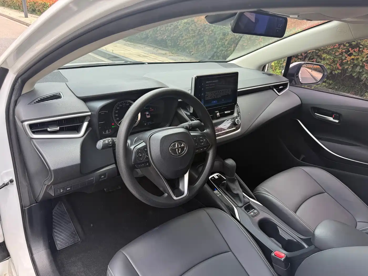 Toyota Corolla 2021 Hybrid 1.8L E-CVT Pioneer Edition фото 9