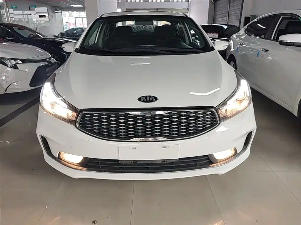 Kia K3 2016 1.6L Automatic GLS фото 3