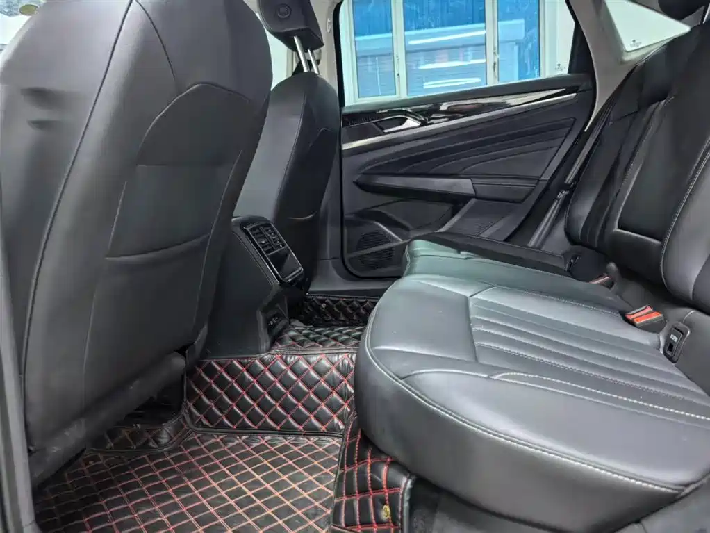 Volkswagen Passat 2023 280TSI Business Edition фото 9