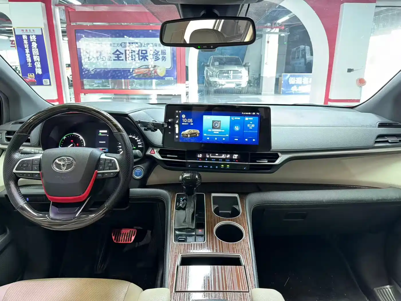 Toyota Sienna 2021 2.5L Hybrid Luxury Edition фото 6