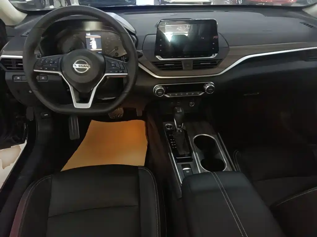 Фото 10 - Nissan Teana