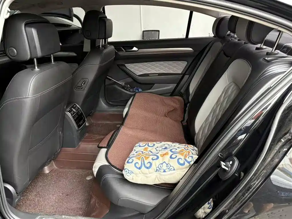 Volkswagen Magotan 2023 2 Million Units Anniversary Edition 330TSI DSG Leading Type фото 5