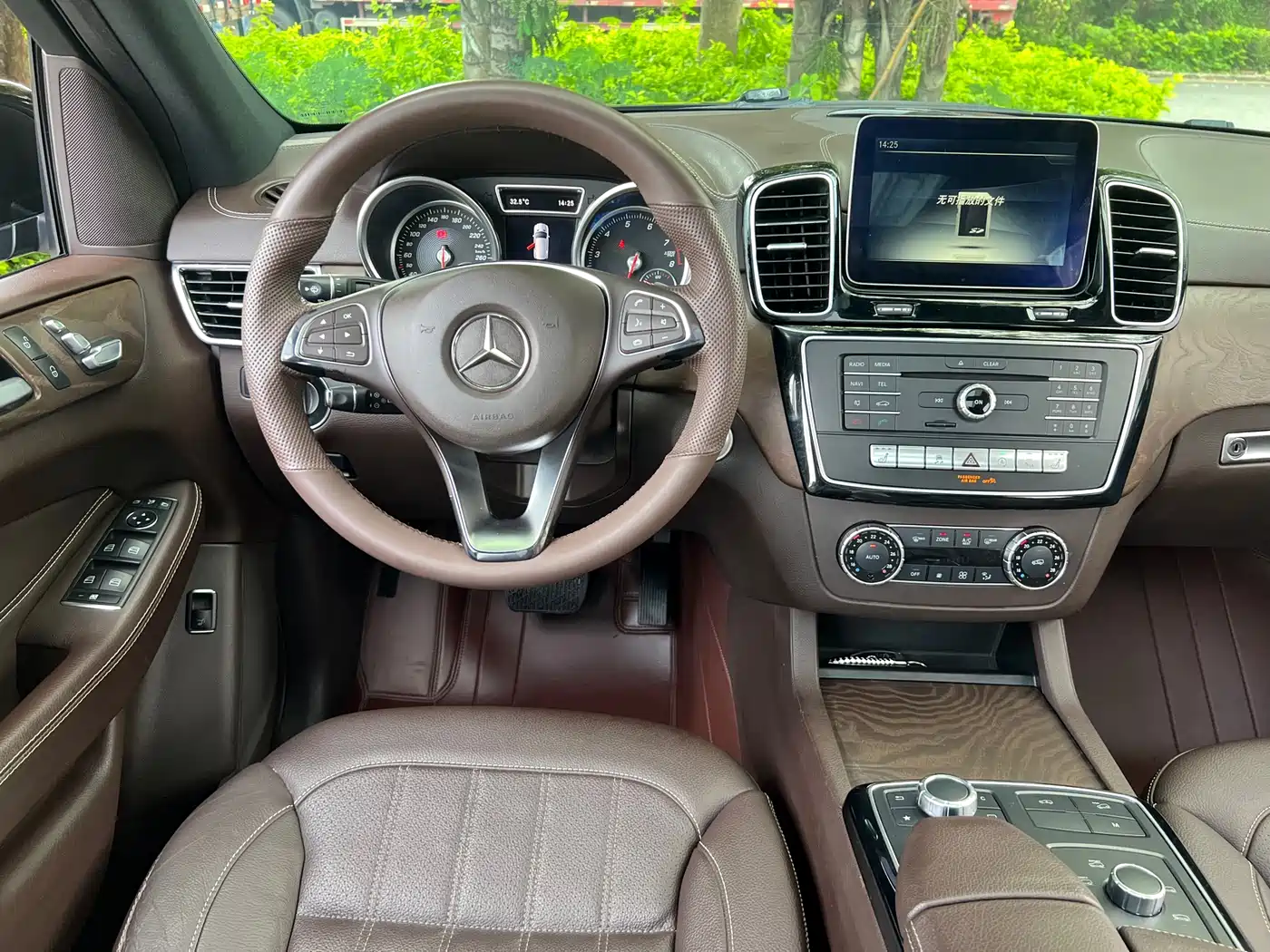 Mercedes-Benz GLE 2017 GLE 400 4MATIC фото 10
