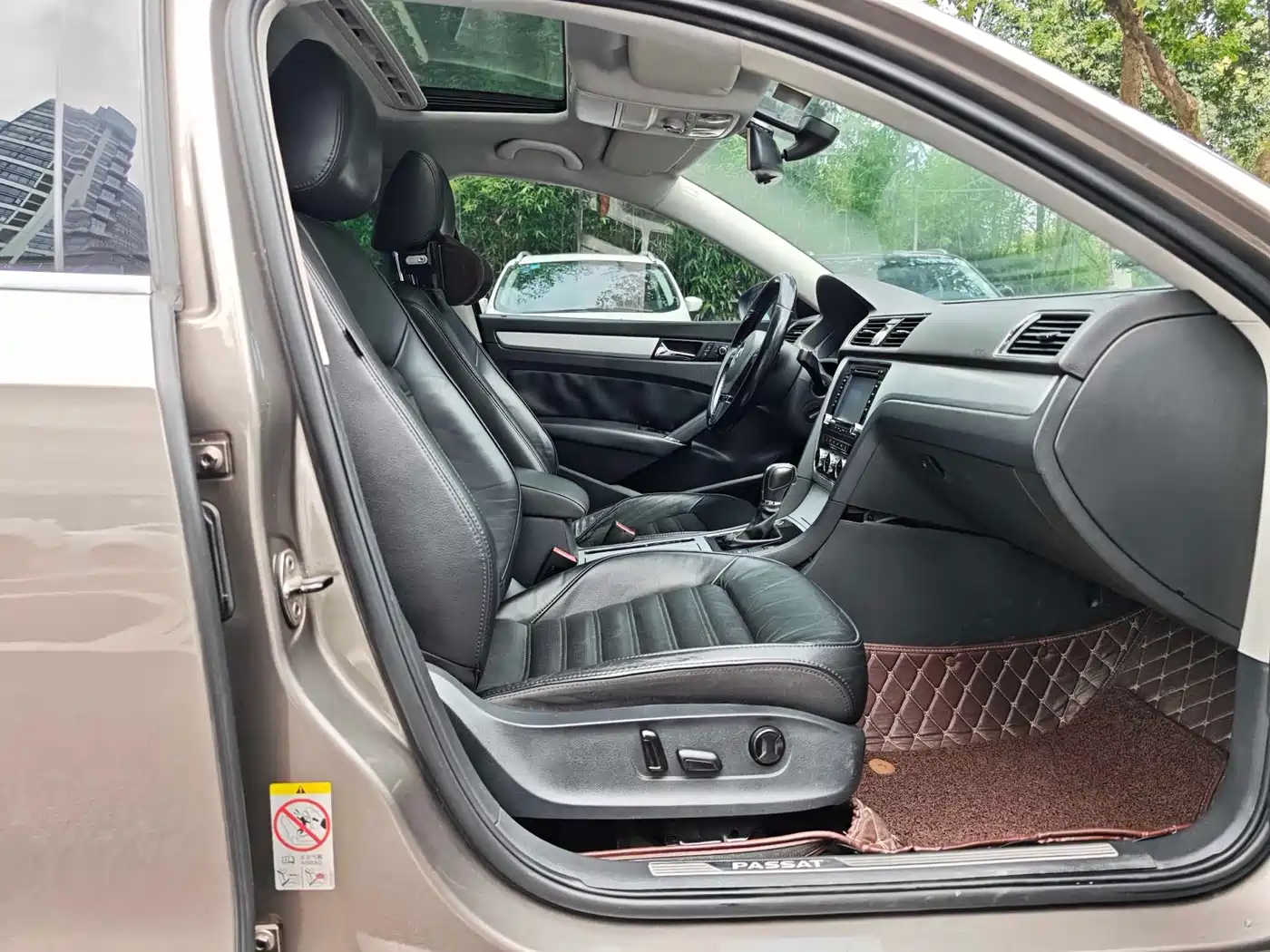 Volkswagen Passat 2014 1.8TSI DSG Executive Edition фото 14