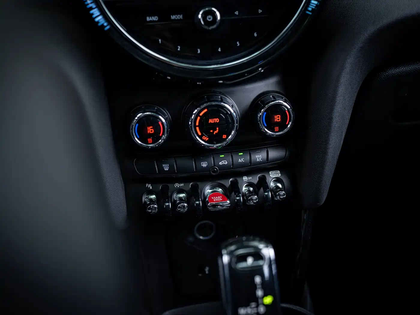 MINI 2022 2.0T COOPER S Classic фото 17