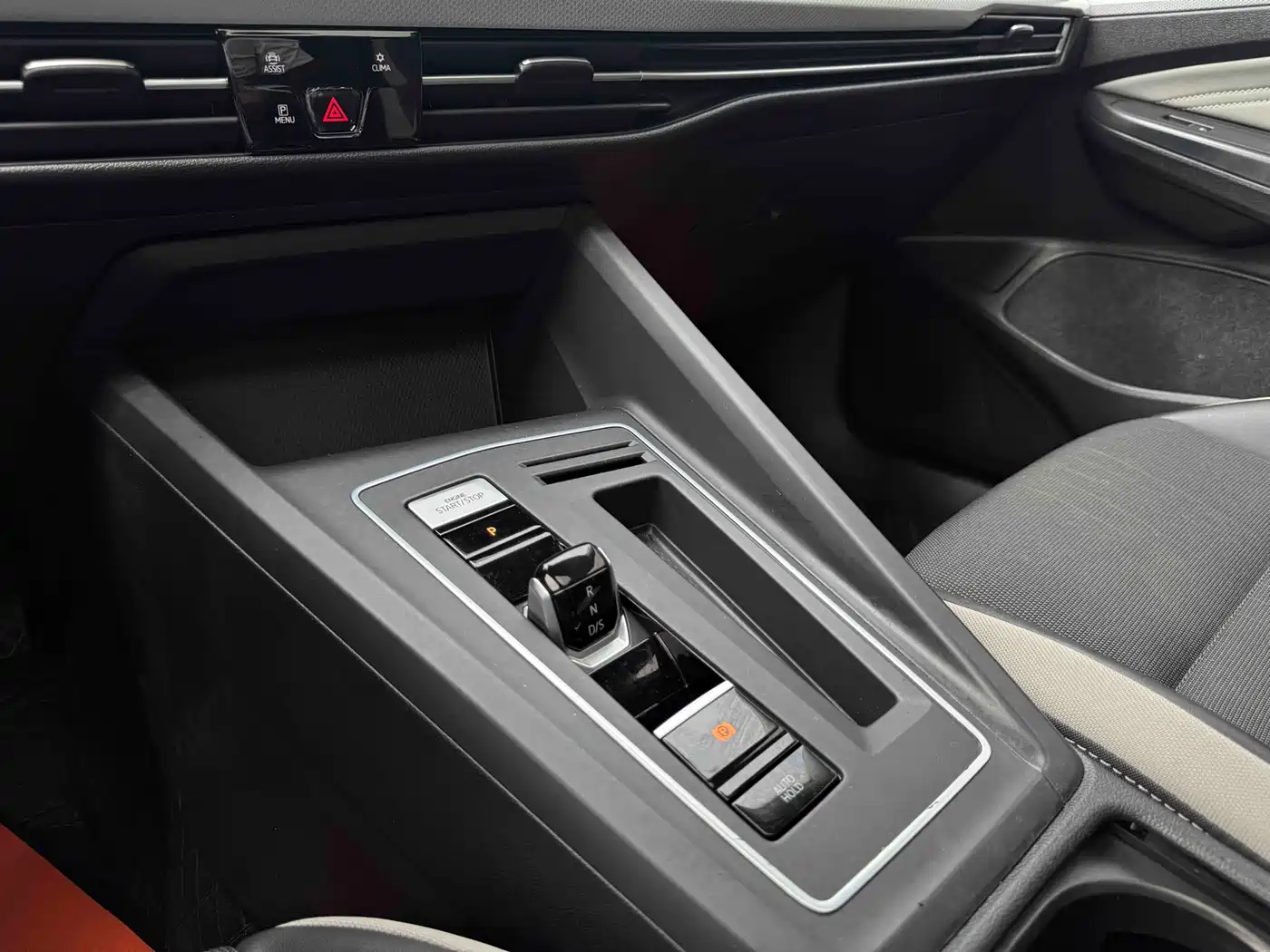 Volkswagen Golf 2023 Facelift 280TSI DSG Pro фото 14