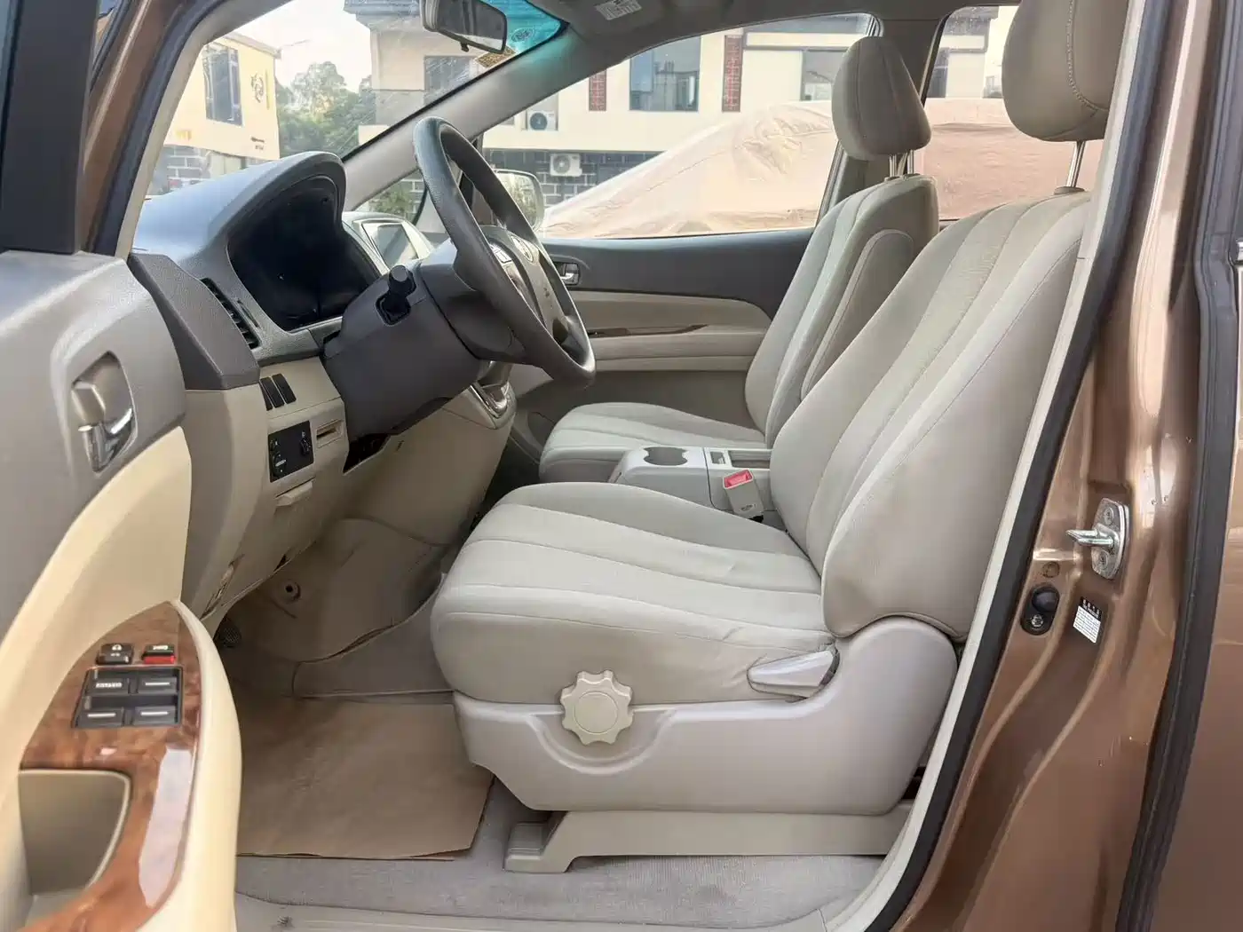 BYD M6 2015 2013 2.0L Manual Comfort