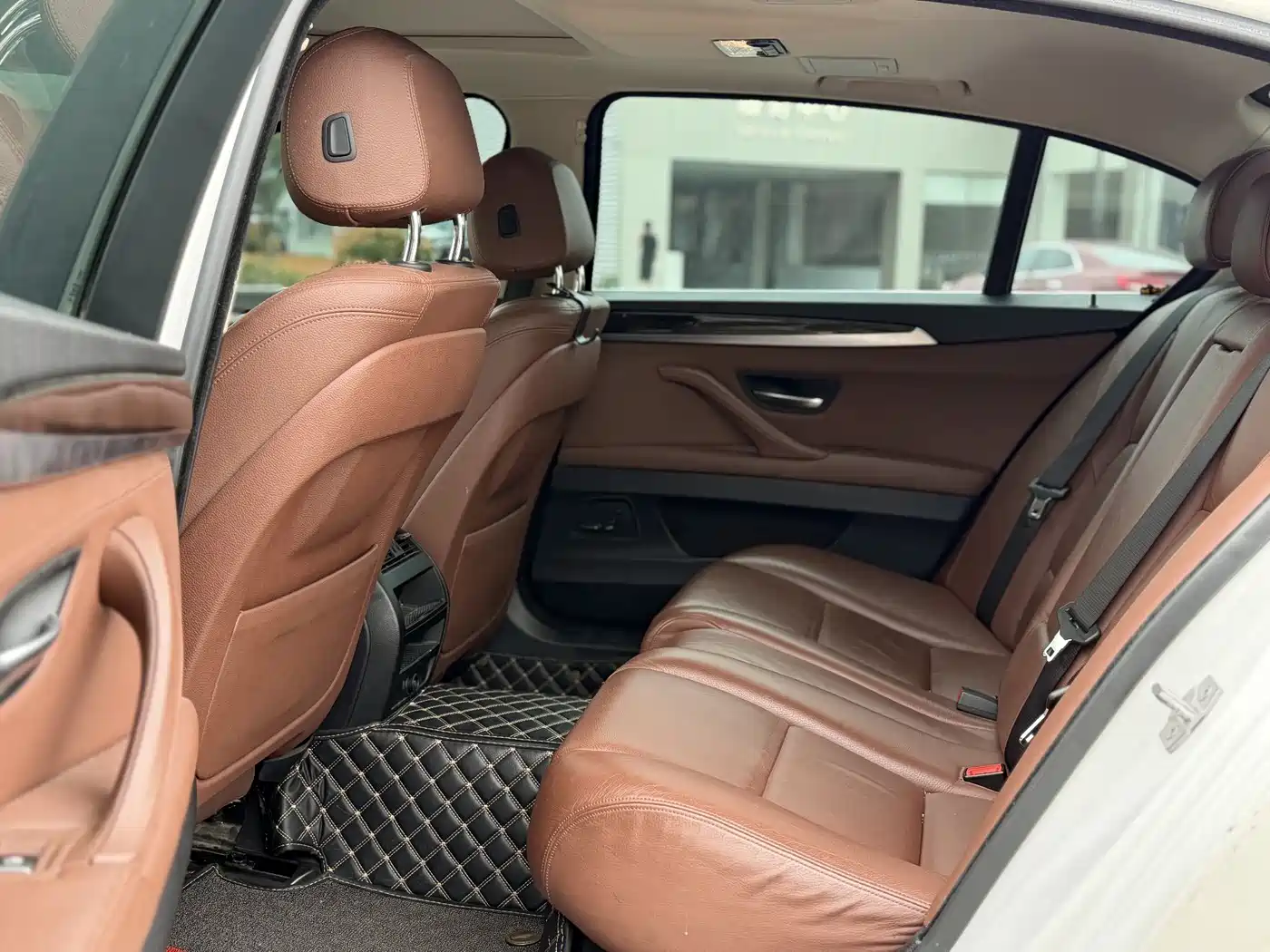 BMW 5 Series 2017 525Li Leading Edition фото 4