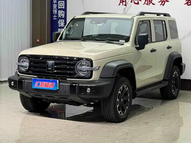 Tank 300 Hi4-T 37.1kWh