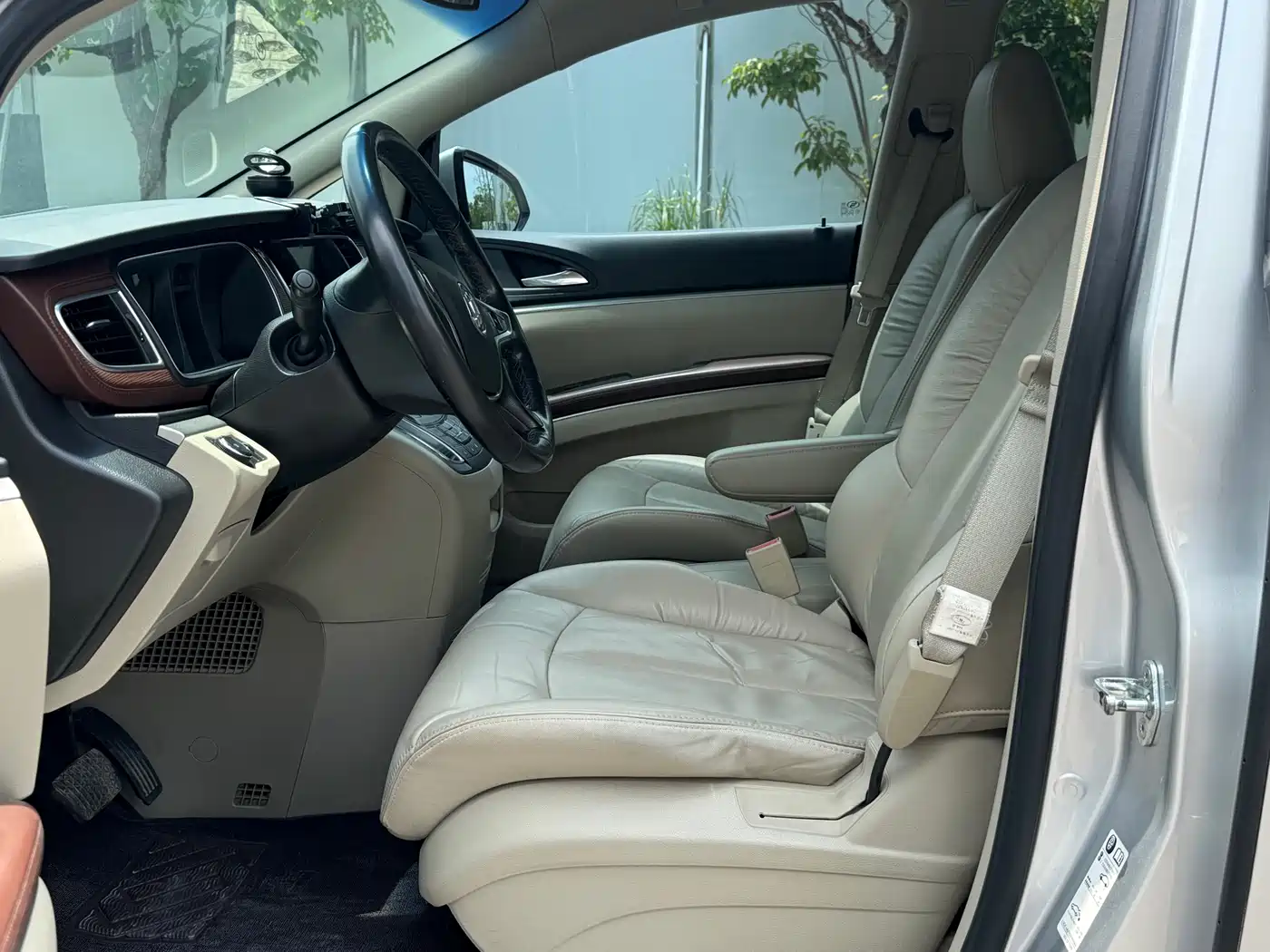 Buick GL8 2017 25S Premium Model China V фото 7