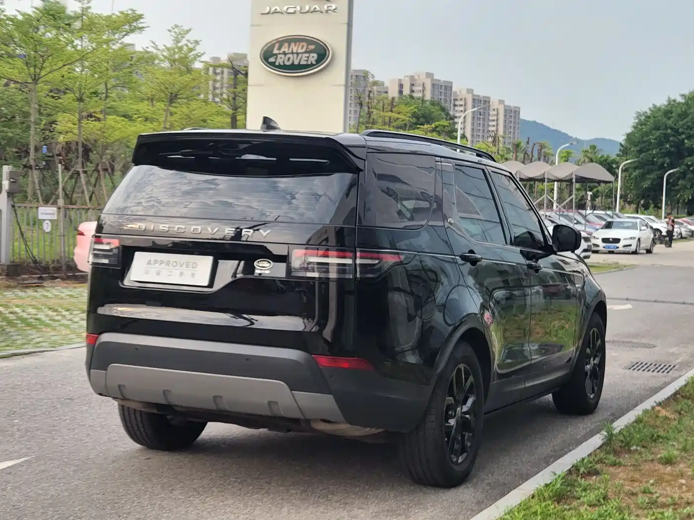 Land Rover Discovery 2017 3.0 SC V6 SE фото 12