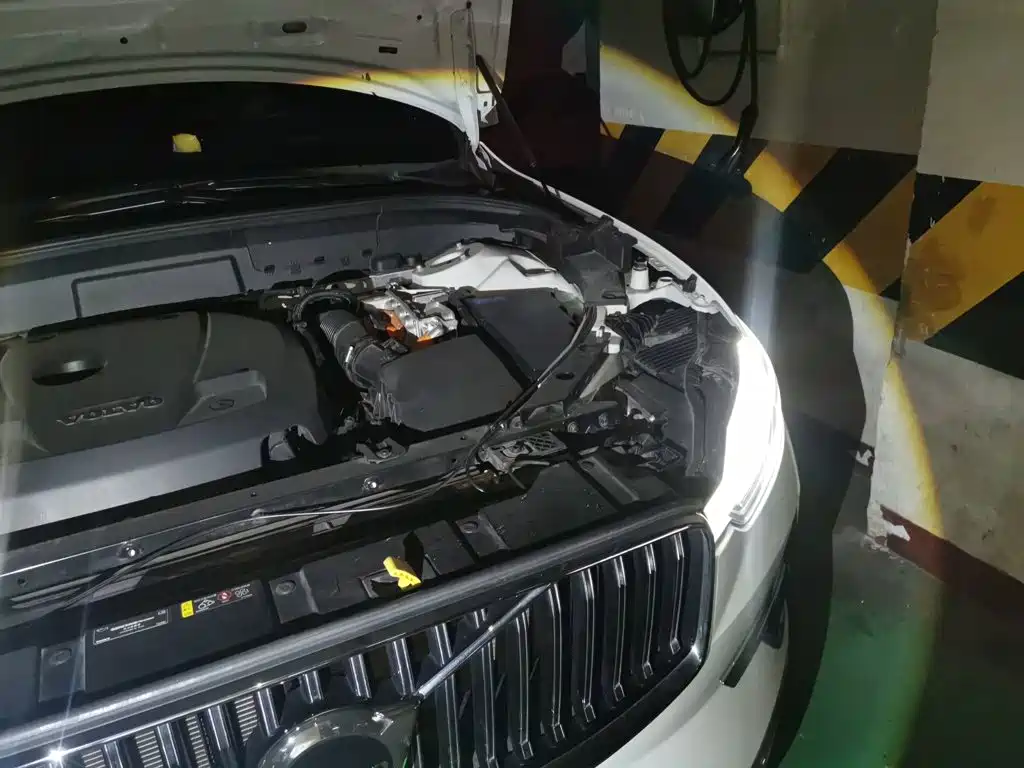 Volvo XC60 Plug-in Hybrid 2023 2023 T8 Plug-in Hybrid Long Range AWD Smart Vision Luxury