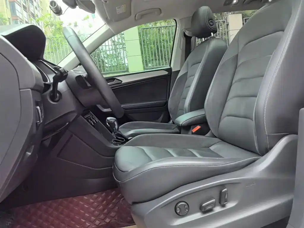 Volkswagen Tiguan L 2018 Facelift 330TSI Automatic 2WD Luxury Edition фото 15