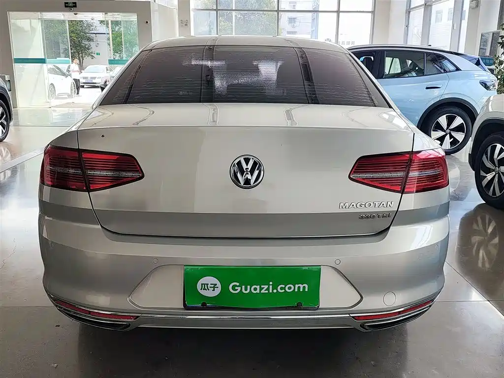 Volkswagen Magotan 2017 330TSI DSG Luxury фото 6