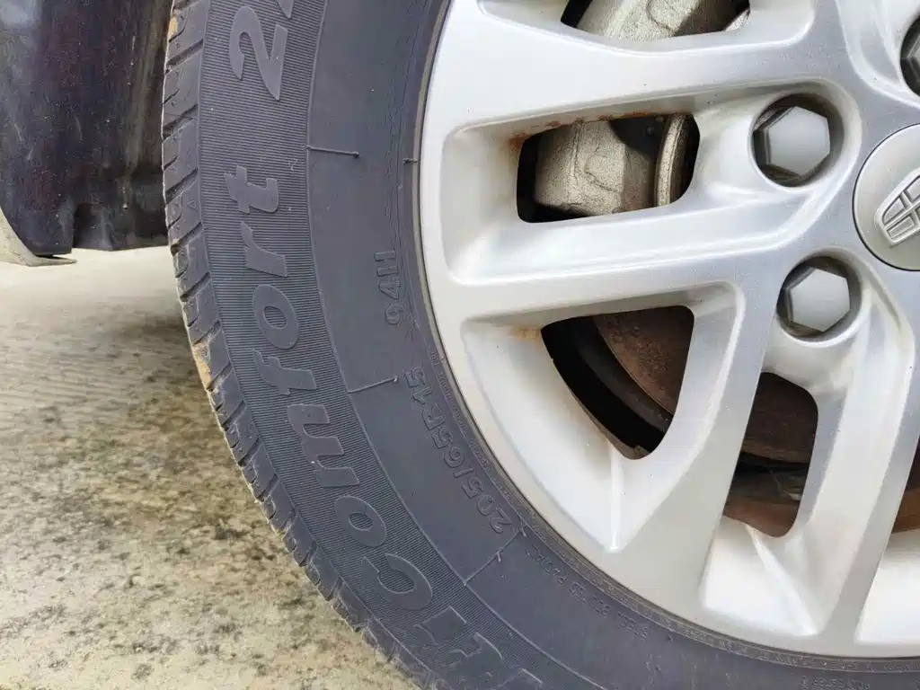Фото 7 - Geely Emgrand