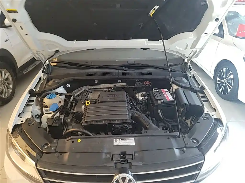 Volkswagen Sagitar 2018 1.6L Automatic Comfort фото 20
