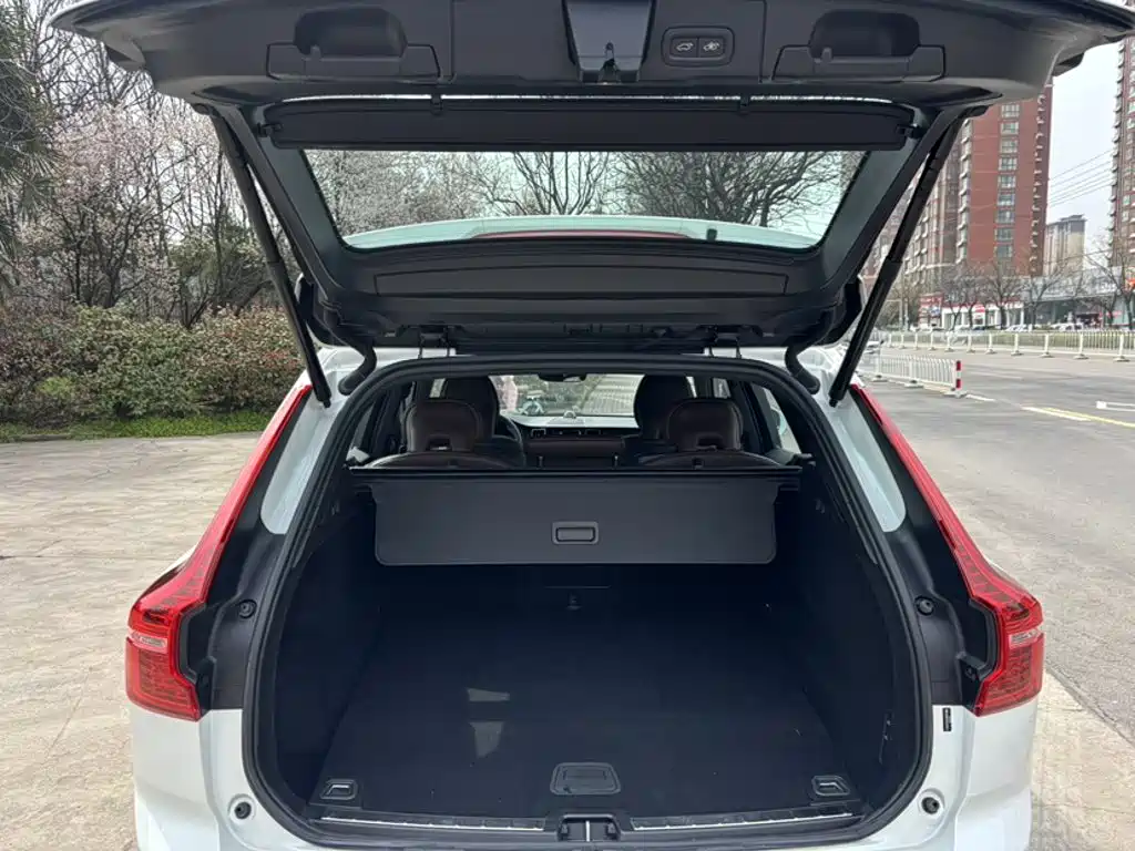 Volvo XC60 Plug-in Hybrid 2024 2025 Plug-in Hybrid Long Range AWD Zhiya Luxury Edition