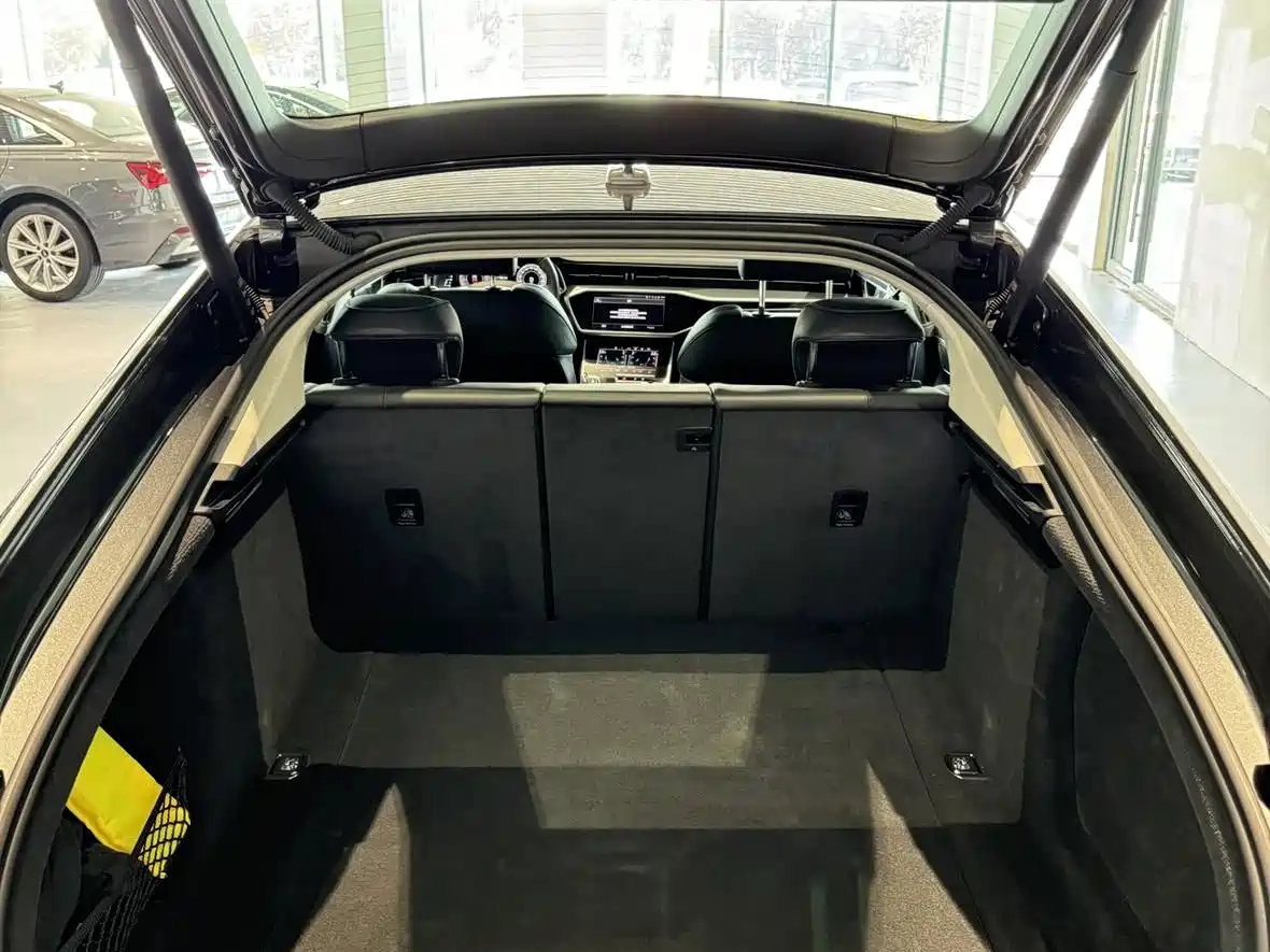 Фото 6 - Audi A7