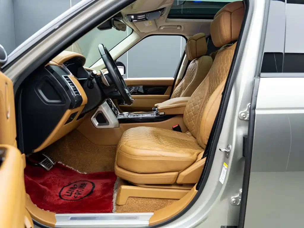Photo 9 - Land Rover Range Rover