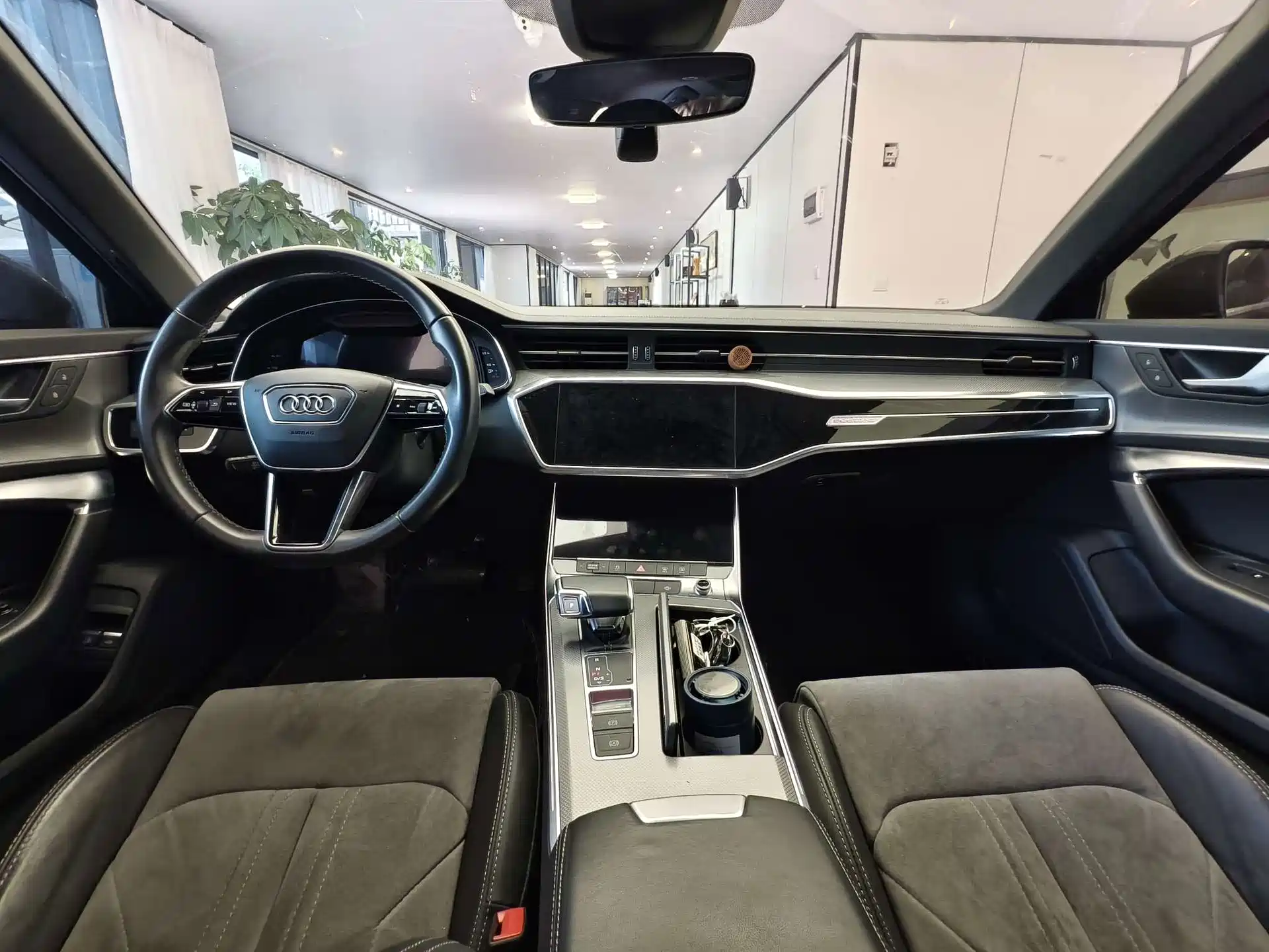 Photo 14 - Audi A6L New Energy