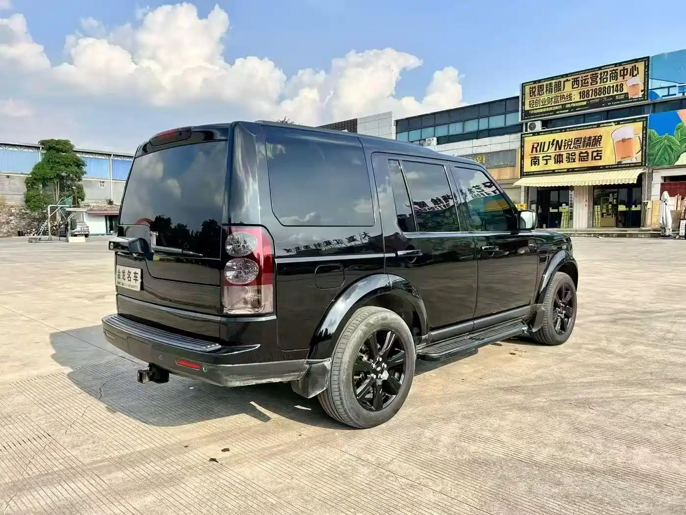 Land Rover Discovery 2010 4.0 V6 HSE Petrol фото 8