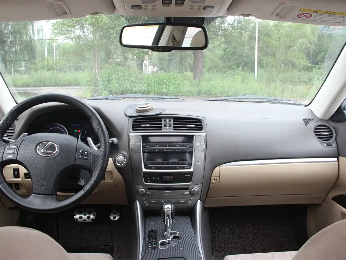 Lexus IS 2011 250 Sport фото 6